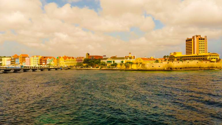 Curaçao: entre la adrenalina en tierra y la paz en el mar
