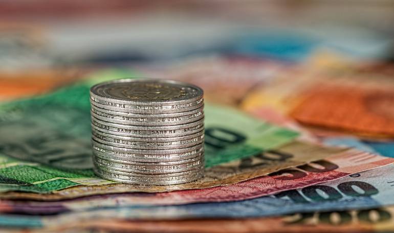 envió de dinero al exterior: Remesas hacia países andinos sumaron 3.494 millones de dólares en 2017