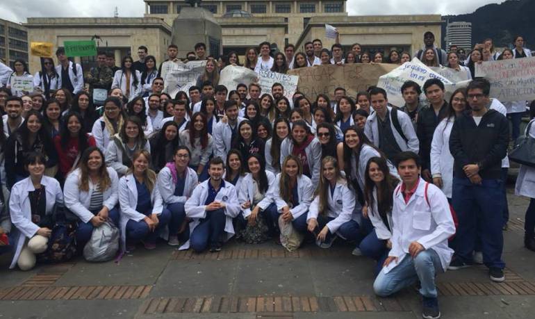 salario médicos: A sanción presidencial la ley que otorga salario a médicos residentes