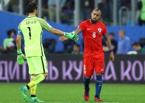 Claudio Bravo desmiente haber renunciado a la Selección chilena