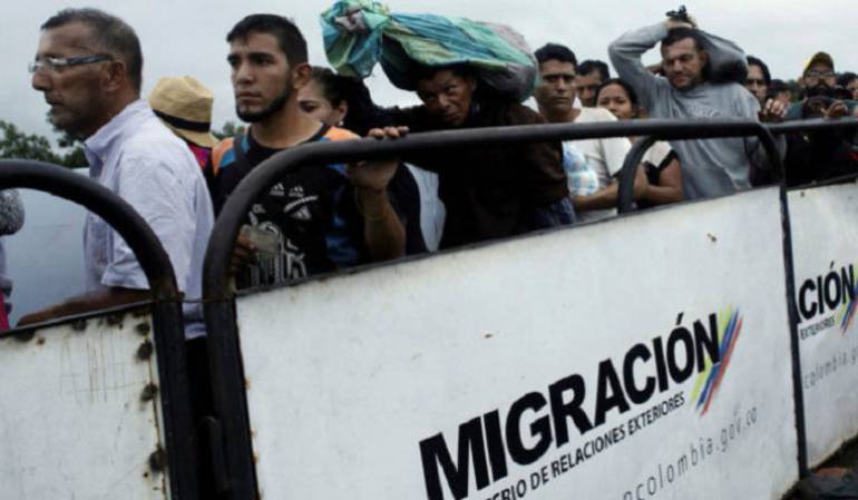 Boyacá: con documentos falsos pretendían movilizar en 6 buses a venezolanos: Boyacá: con documentos falsos pretendían movilizar en 6 buses a venezolanos