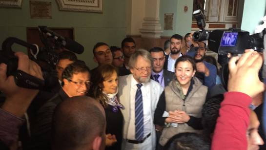 Apoyo a Gustavo Petro: Claudia López y Antanas Mockus adhieren a la campaña presidencial de Petro Apoyo a Gustavo Petro: Claudia López y Antanas Mockus adhieren a la campaña presidencial de Petro