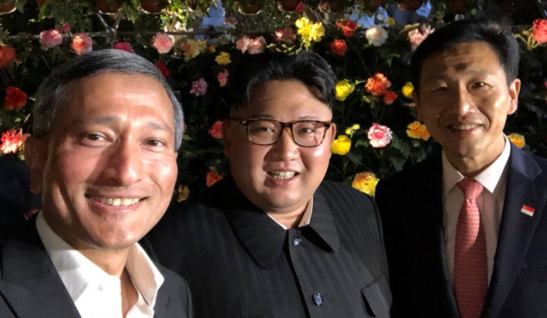 El selfie de Kim durante su paseo nocturno por Singapur