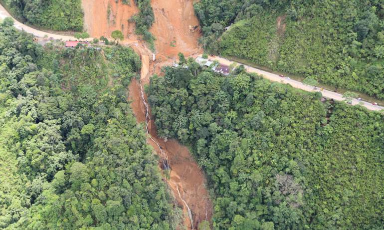 deslizamiento de tierra: Vía principal del Caquetá quedó incomunicada con el resto del país