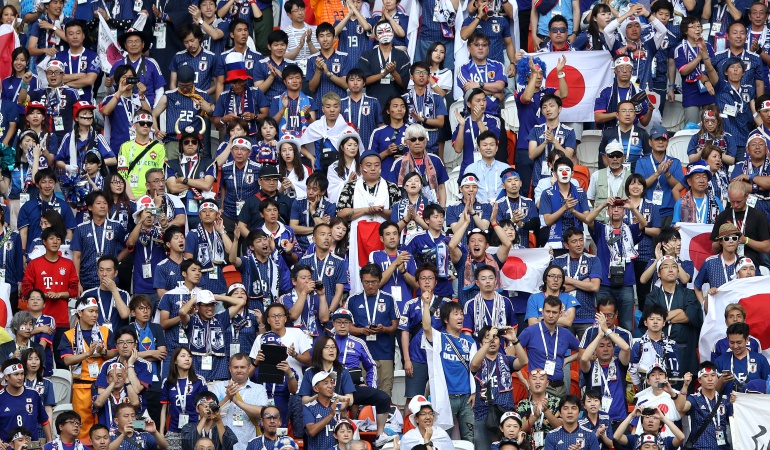 Japoneses limpian estadio basura Japón 2-1 Colombia Mundial 2018: Japoneses recogieron la basura del estadio tras el triunfo de su selección