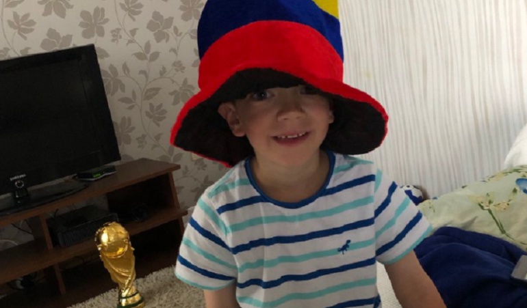 Colombianos animan niño polaco Selección: Colombianos alientan a niño polaco tras eliminación de su selección