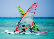 Aruba Hi Winds: competencia y entretenimiento sobre el mar