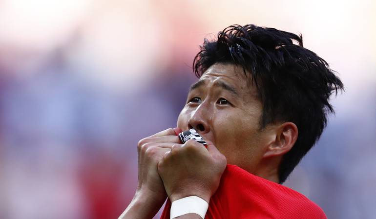 Abucheados así fue recibida la selección de Corea del Sur: ¡Con almohadas y huevos! así recibieron a la selección de Corea del Sur