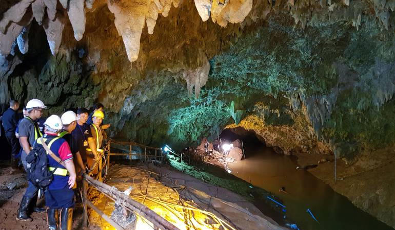 Rescate en cueva tailandesa: Reanudan rescate de niños en una cueva de Tailandia