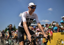 Froome: "Esperamos la montaña, tenemos un equipo muy fuerte"