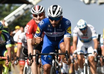 Fernando Gaviria es descalificado de la octava etapa del Tour de Francia