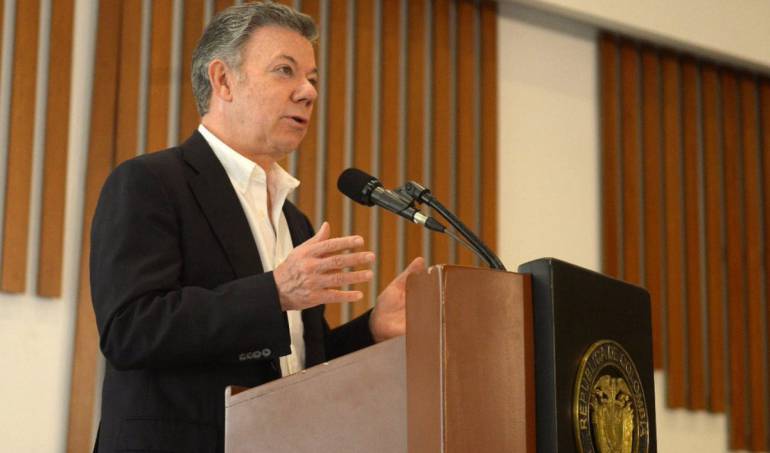 Periodistas amenazados: Santos: "Amenazas a periodistas buscan multiplicar el miedo"
