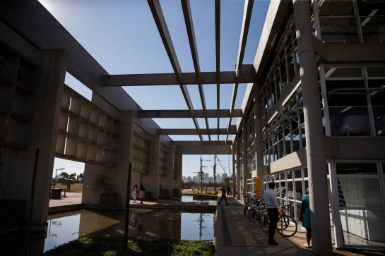 Premio a la mejor biblioteca del mundo: Biblioteca construida sobre un basurero aspira ser la mejor del mundo Premio a la mejor biblioteca del mundo: Biblioteca construida sobre un basurero aspira ser la mejor del mundo