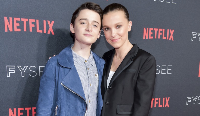 Millie Bobby Brown y Brown y Schnpp