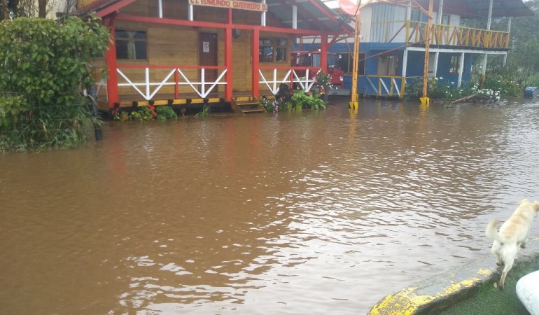 Emergencia por lluvias: Se desbordó la Laguna de la Cocha