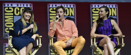 Gal Gadot y Johnny Depp en Comic-Con: Gal Gadot y Johnny Depp enloquecen al público de Comic-Con Gal Gadot y Johnny Depp en Comic-Con: Gal Gadot y Johnny Depp enloquecen al público de Comic-Con