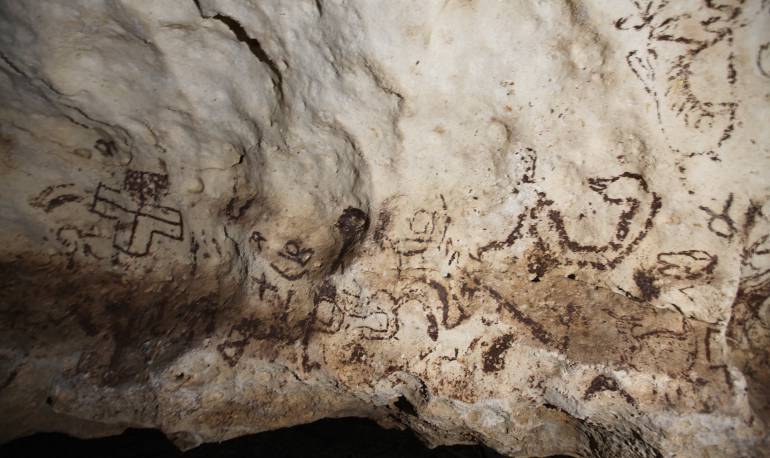 Arte rupestre: Descubren cueva con tesoro de pinturas rupestres mayas en sureste de México