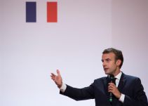 Piden moción de censura contra el presidente de Francia