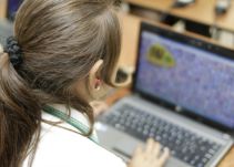Niños en Colombia prefieren navegar en internet que comer y dormir