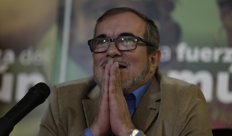 Seguridad Timochenko: Timochenko dice que la UNP le quitó armamento a su esquema de seguridad