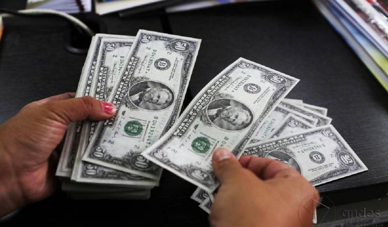 Dinero.