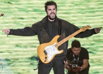 Juanes celebra su cumpleaños número 46 junto a sus fans
