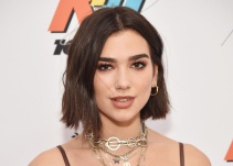 Dua Lipa enciende las redes sociales con sensual video