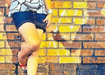 Corte define riesgos y dignidad del oficio de la prostitución