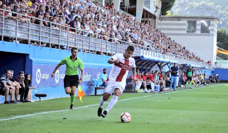 Juan Camilo ‘Cucho’ Hernández, Huesca, Liga de España: Destacado debut de Juan Camilo ‘Cucho’ Hernández en la Liga de España