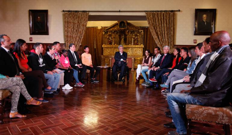 Ecuador aumentará el precio de la gasolina y eliminará ministerios