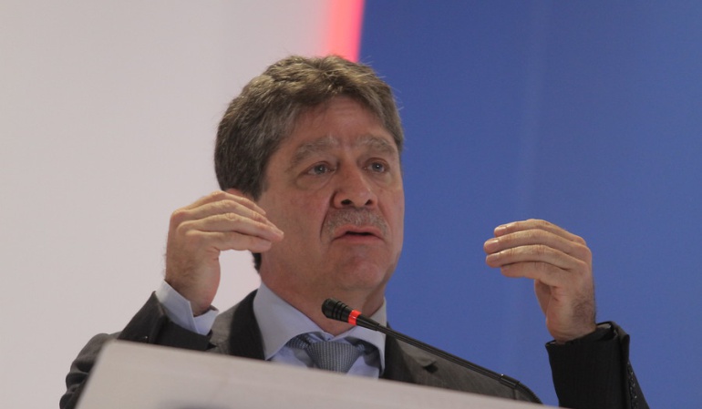 Salario mínimo: ANDI: "Vale la pena mirar con cuidado propuesta de Uribe"