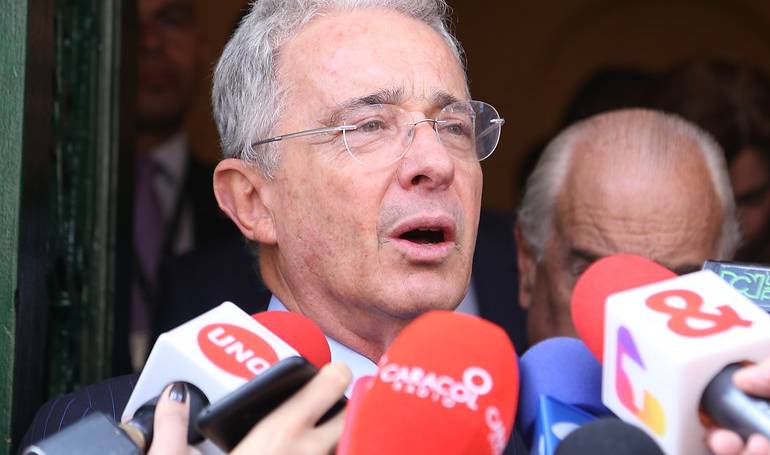 Salario Mínimo: Sin aval del gobierno es imposible aumento salarial propuesto por Uribe