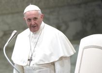 El papa Francisco admitió fracaso de la Iglesia ante abusos sexuales