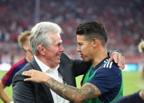 James regresó a la titular del Bayern en la despedida de Schweinsteiger