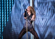 Por enfermedad Shakira aplaza su concierto en Los Ángeles