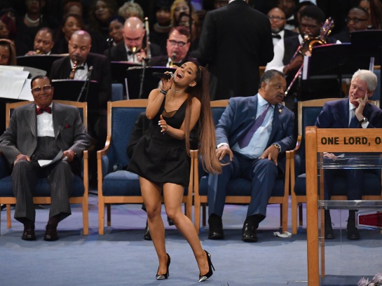 funeral Aretha Franklin.: Ariana Grande fue acosada en el funeral de Aretha Franklin funeral Aretha Franklin.: Ariana Grande fue acosada en el funeral de Aretha Franklin