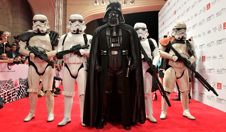 ¿Sabe cuál es el verdadero origen del casco de Darth Vader?
