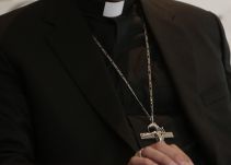 Sacerdote de EE.UU. dice que "pedofilia no mata a nadie, el aborto sí"