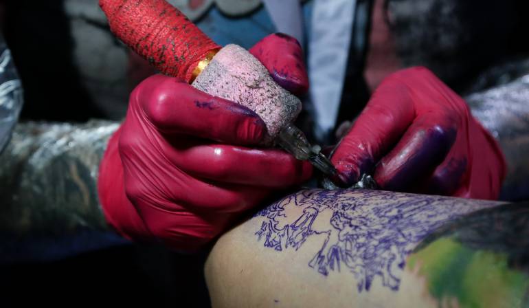 Prejuicios en la policia a uniformados con tatuajes: Policías se sienten estigmatizados por concepto sobre tatuajes