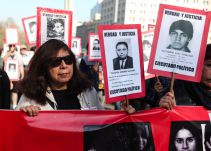 Golpe de Pinochet contra Allende aún divide a los chilenos
