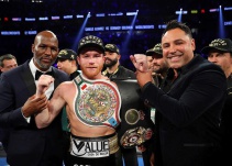 En polémica decisión, 'Canelo' vence a Golovkin y es nuevo campeón mundial