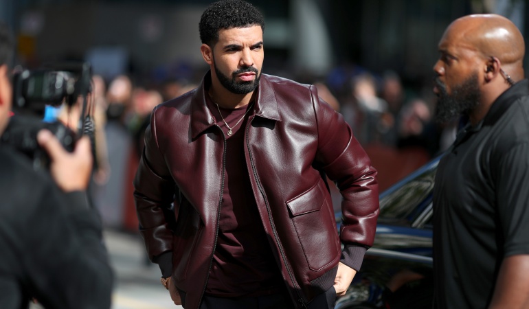 Demanda Drake acusación violación: "Extorsión y fraude", Drake arremete contra mujer que lo acusó de violación