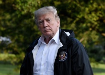 Trump aconseja a España construir muro para controlar número de inmigrantes