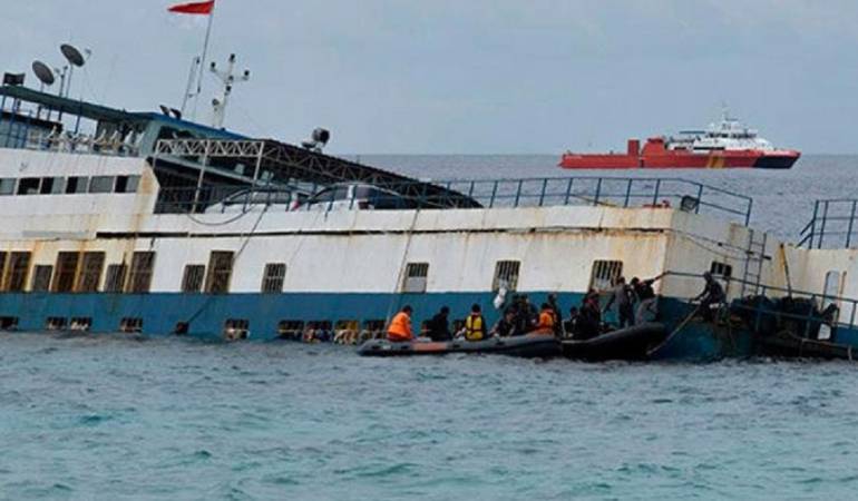 Naufragio en Tanzania.: Decenas de muertos deja naufragio de un barco en Tanzania