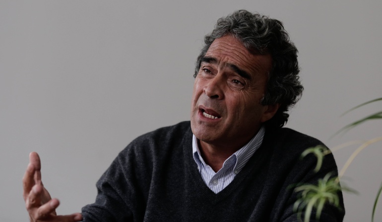 MinHacienda debe renunciar: Ministro de Hacienda, Alberto Carrasquilla debe renunciar: Sergio Fajardo