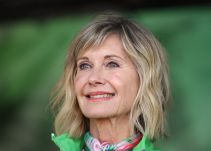 Olivia Newton-John cumple 70 años y sigue más radiante que nunca