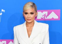 La cicatriz que no esconde Kylie Jenner