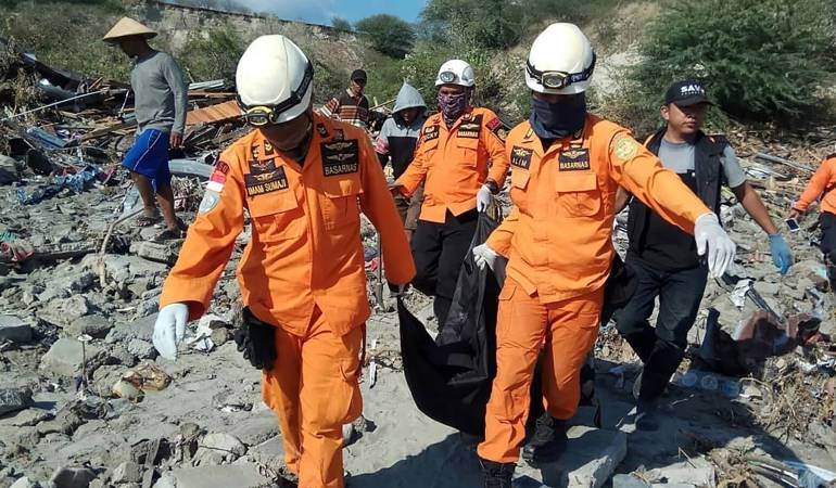 Indonesia.: Ya son más de mil los muertos por terremotos y tsunami en Indonesia