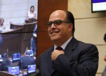 Gobierno de Colombia otorgará refugio a Julio Borges