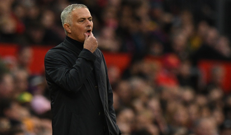 Mourinho: "Mis jefes me renovaron hasta 2020 y yo no les puse una pistola"